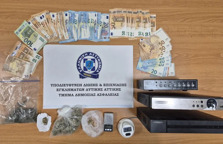 Βίντεο από drone αποκαλύπτει την επιχείρηση της ΕΛΑΣ σε σπίτια στα Άνω Λιόσια: Μετατρέπουν οικίες σε καταστήματα ναρκωτικών