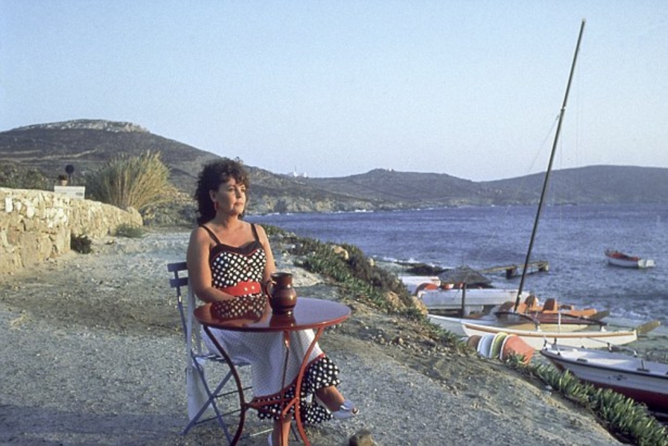 Ένα αποχαιρετιστήριο μήνυμα στην Πολίν Κόλινς της θρυλικής ταινίας Σίρλεϊ Βάλενταϊν που γυρίστηκε στη Μύκονο