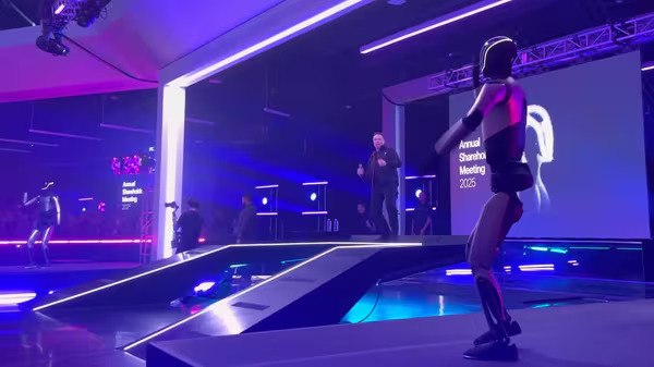 Τα ρομπότ του Μασκ γιορτάζουν την υπογραφή του συμβολαίου-ορόσημο των 1 τρισ. δολαρίων