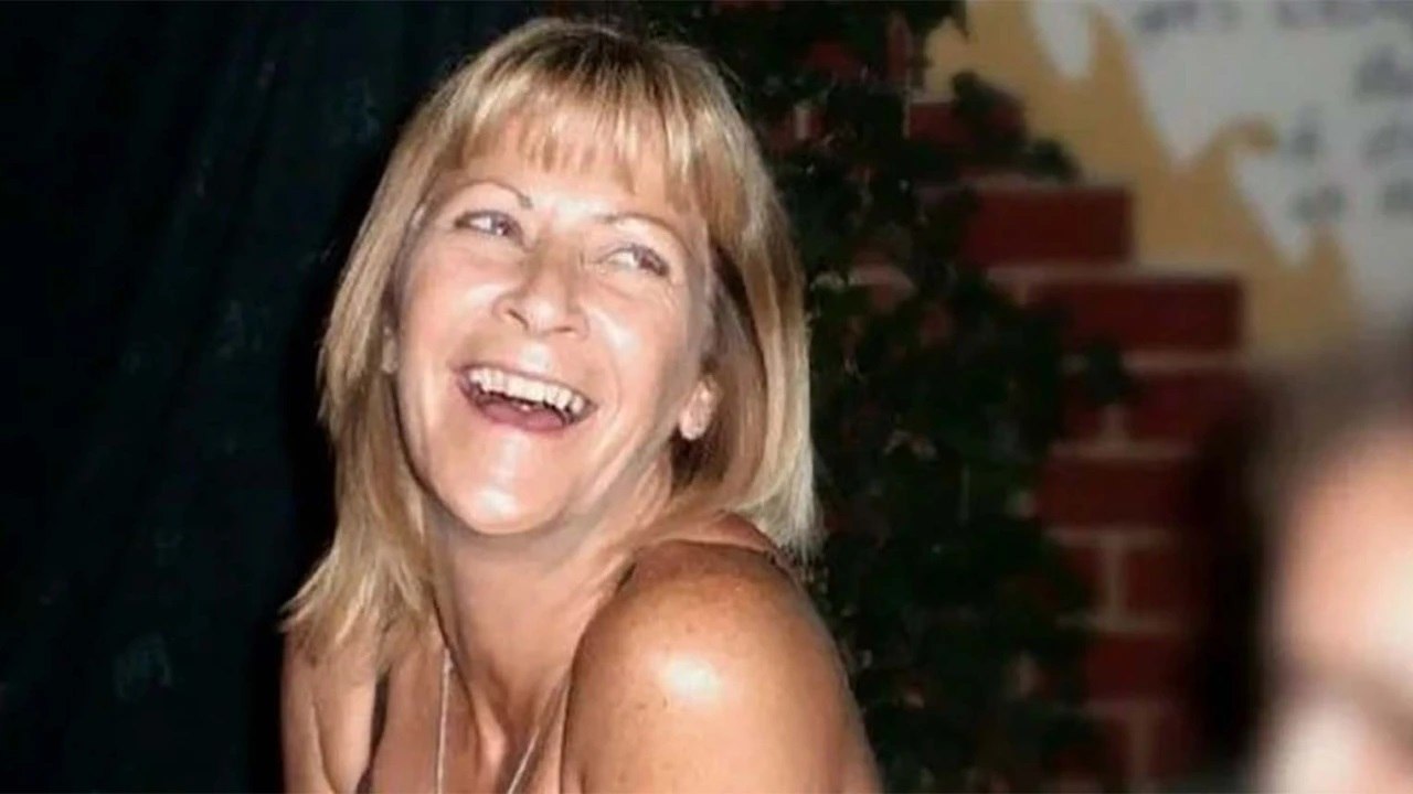 Υπόθεση Jean Hanlon: Σε δίκη παραπέμπεται 16 χρόνια μετά ο σύντροφός της για ανθρωποκτονία από πρόθεση