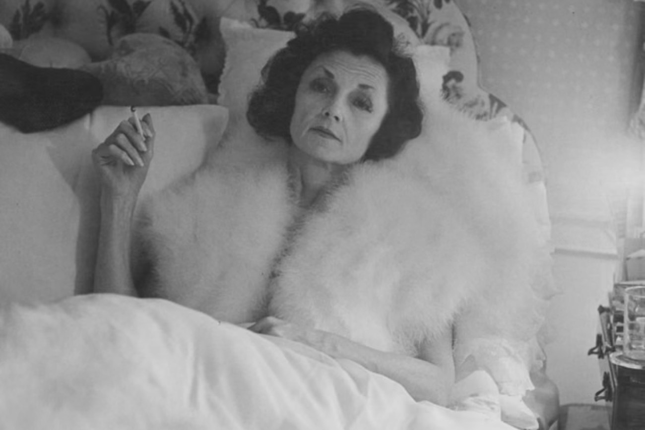 Μια γκροτέσκα και αποκαλυπτική ματιά στην ανθρωπότητα – Οι εικόνες της Νταϊάν Άρμπους φέρνουν στο φως τη σκληρή πραγματικότητα