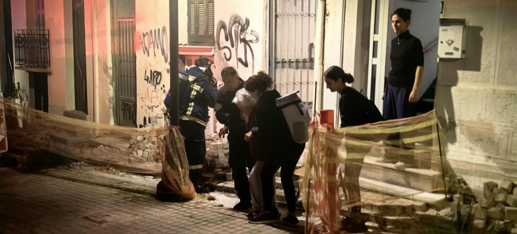 Φωτιά σε κατοικία στην Πάτρα – Απεγκλωβίστηκε ηλικιωμένη γυναίκα