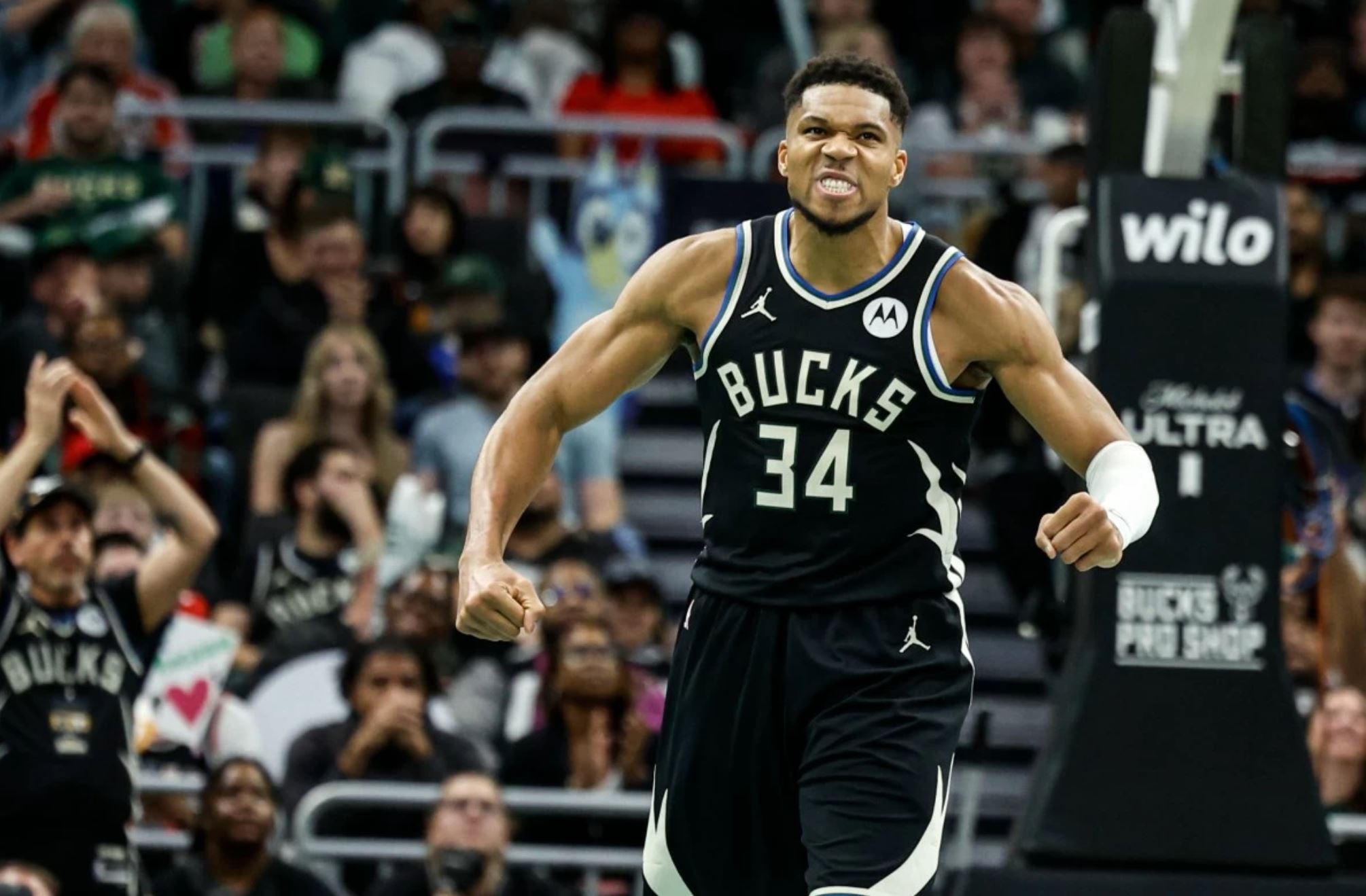 Ο Γιάννης Αντετοκούνμπο εντυπωσίασε και έσπασε ιστορικό ρεκόρ κόντρα στους Μπουλς