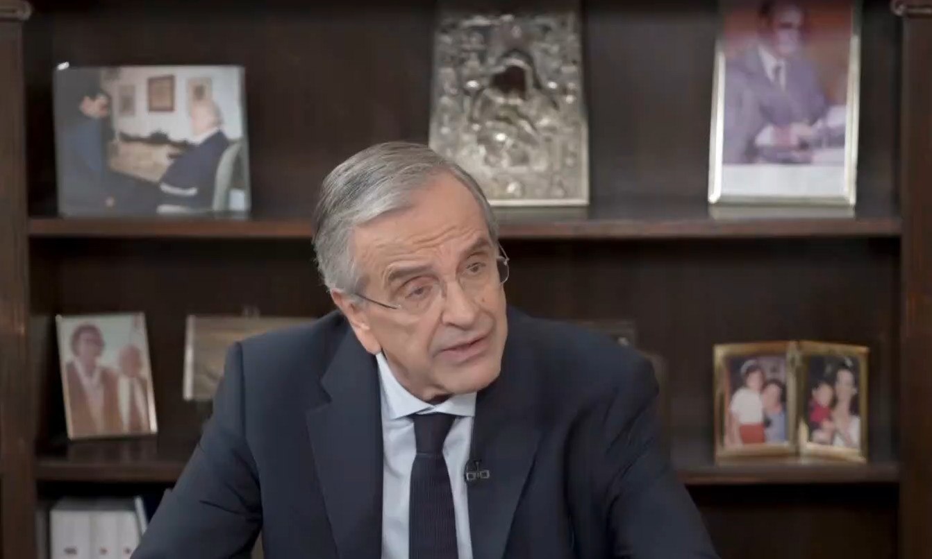 Σαμαράς: Ο Μητσοτάκης μετατρέπει τη ΝΔ σε μπλε υβρίδιο του Σημιτικού ΠΑΣΟΚ
