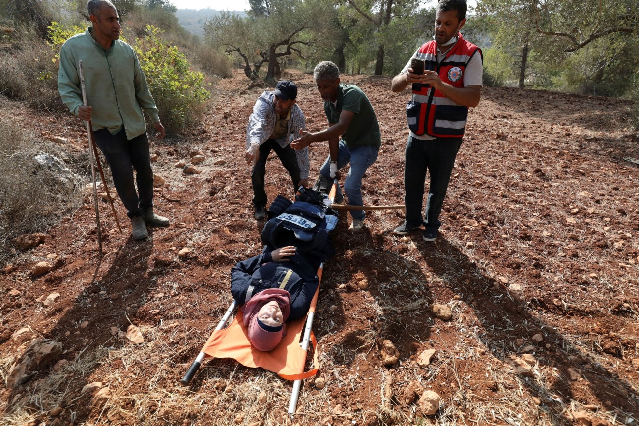 Δυτική Όχθη: Επιθέσεις ισραηλινών εποίκων κατά Παλαιστινίων και δημοσιογράφων