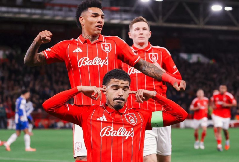 Σημαντική ανατροπή και νίκη για τη Νότιγχαμ Φόρεστ (3-1), επική τέσσερα για την Άστον Βίλα (4-0)