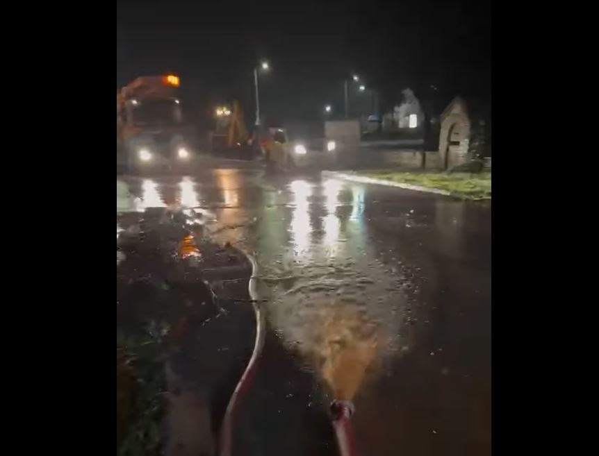 Κακοκαιρία: Ισχυρές βροχοπτώσεις πλήττουν την Πρέβεζα και τη Φιλιππιάδα – Δεκάδες κλήσεις στην Πυροσβεστική