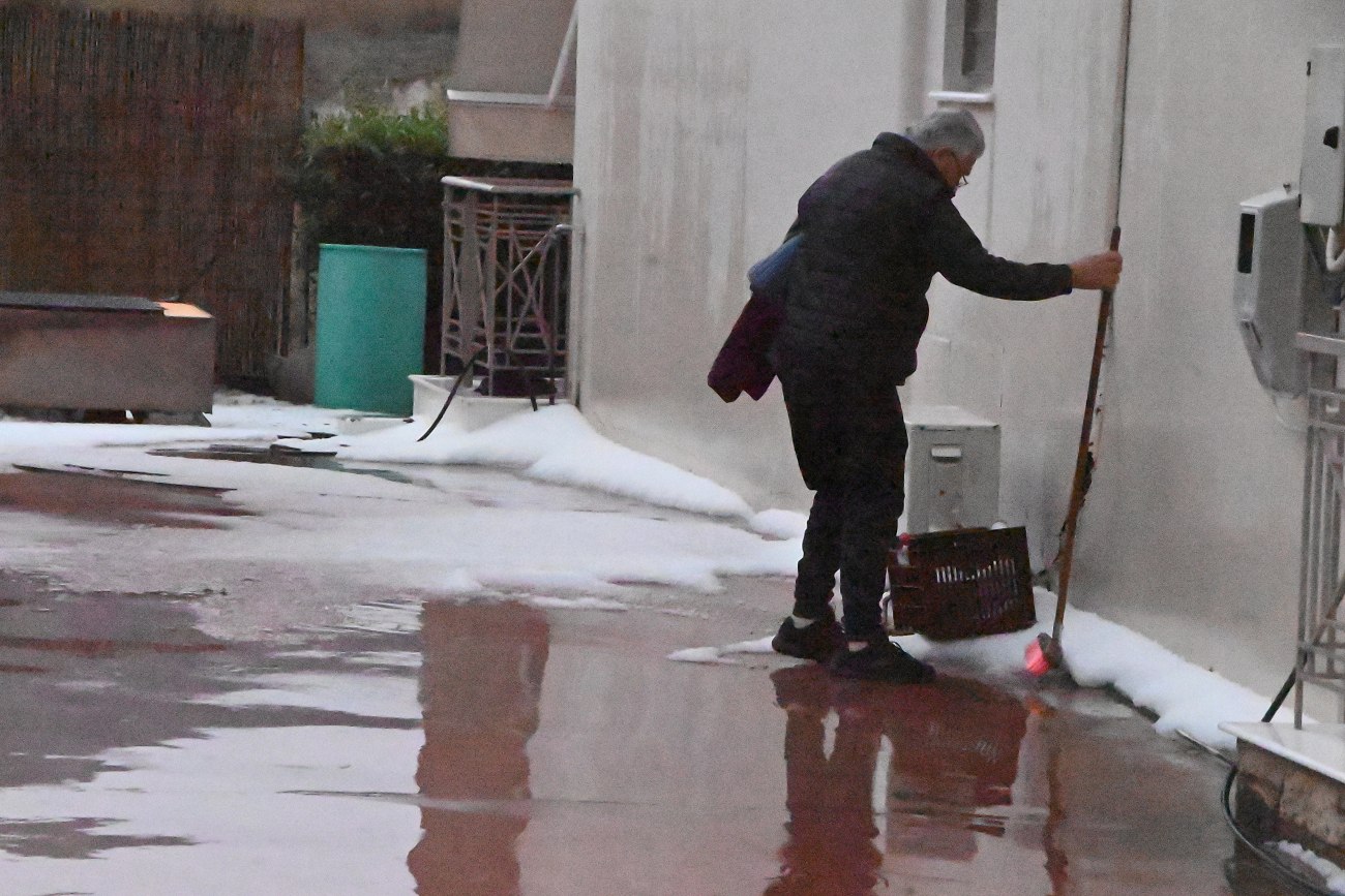 Καιρός: Ικανές βροχές και καταιγίδες αναμένονται τις επόμενες ώρες – Σοβαρές συνέπειες από την κακοκαιρία