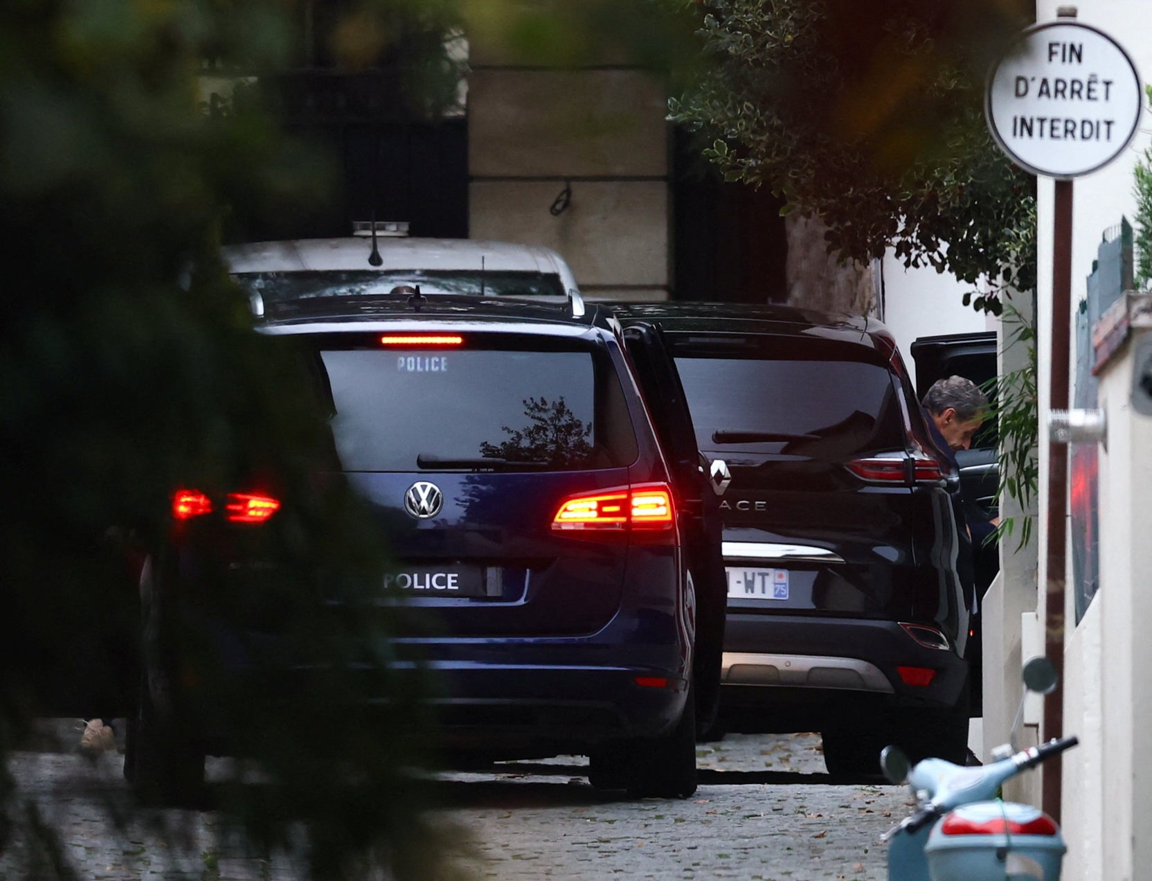 Γαλλία: Όροι αποφυλάκισης του Σαρκοζί – Είναι εξαντλητικό, δηλώνει ο πρώην πρόεδρος για τη φυλακή