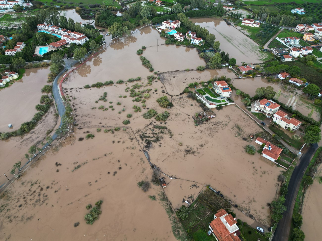 Εικόνες καταστροφής στη Λέσβο λόγω κακοκαιρίας – Σημαντικές πλημμύρες από τον ποταμό Τσικνιά