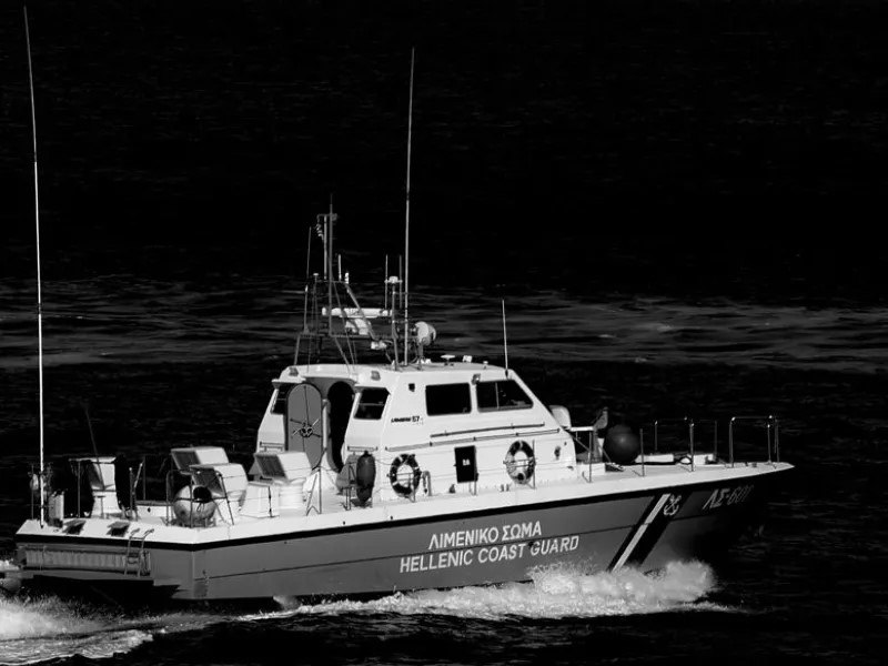 Συγκλονιστικό βίντεο λίγα λεπτά πριν από την ανατροπή της λέμβου με τους μετανάστες ανοιχτά της Γαύδου – Τρεις νεκροί