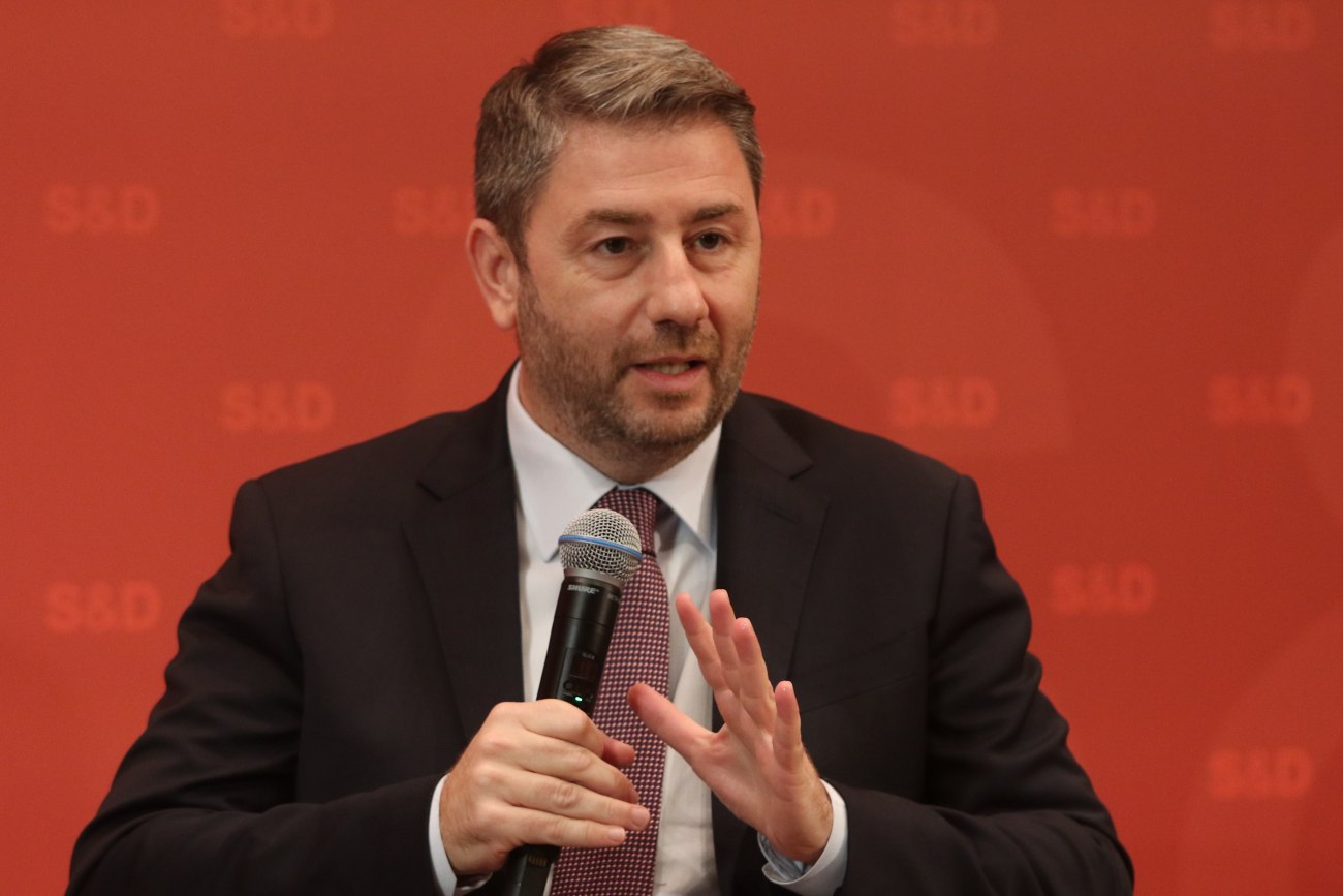 ΠΑΣΟΚ: Ανδρουλάκης και Δούκας-Διαμαντοπούλου ενώνουν δυνάμεις εν μέσω πολιτικής έντασης στη Βουλή