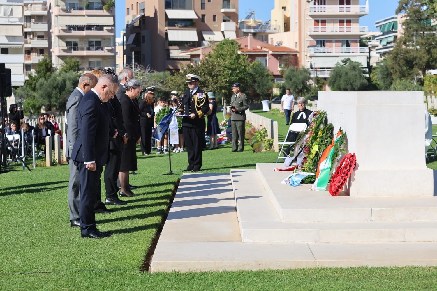 Βρετανός πρέσβης: Δεν μάθαμε ότι το κόστος του πολέμου πληρώνεται με ανθρώπινες ζωές