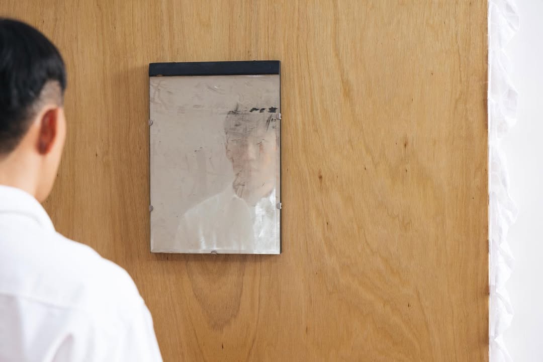 Ταϊβάν: Εθελοντής κατέστρεψε 40χρονο έργο τέχνης κατά την προσπάθειά του να καθαρίσει έναν βρώμικο καθρέφτη