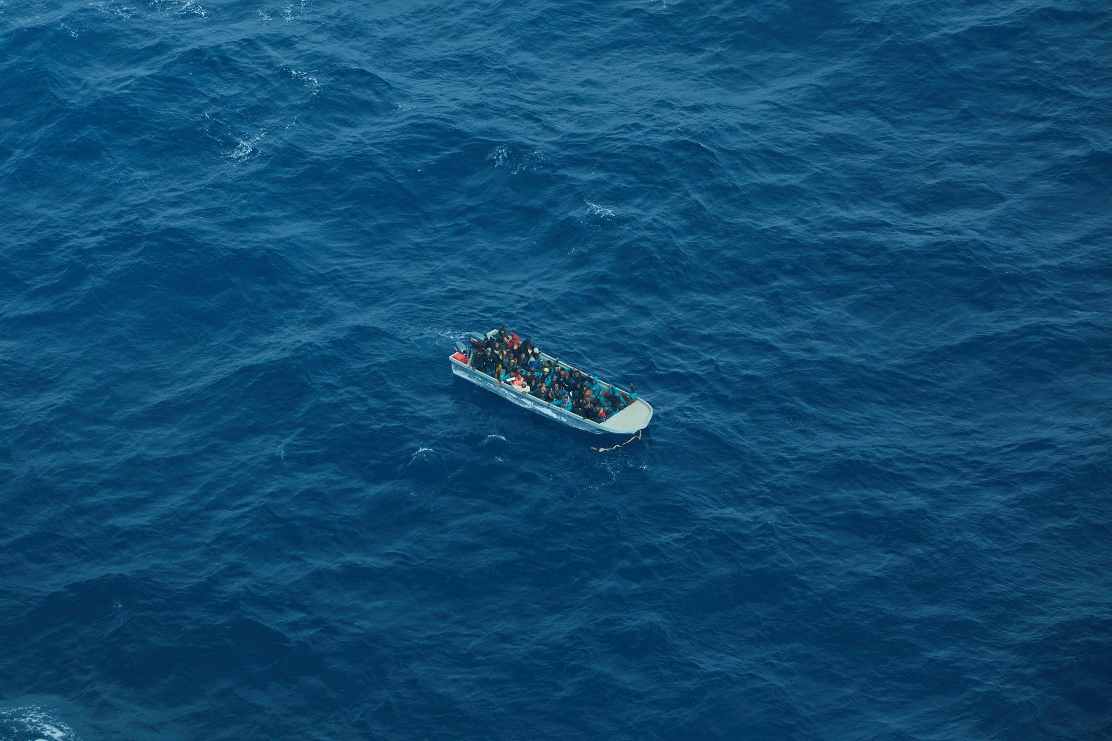 ΔΟΜ: 42 θάνατοι επιβεβαιώθηκαν μετά το ναυάγιο με μετανάστες ανοιχτά της Λιβύης