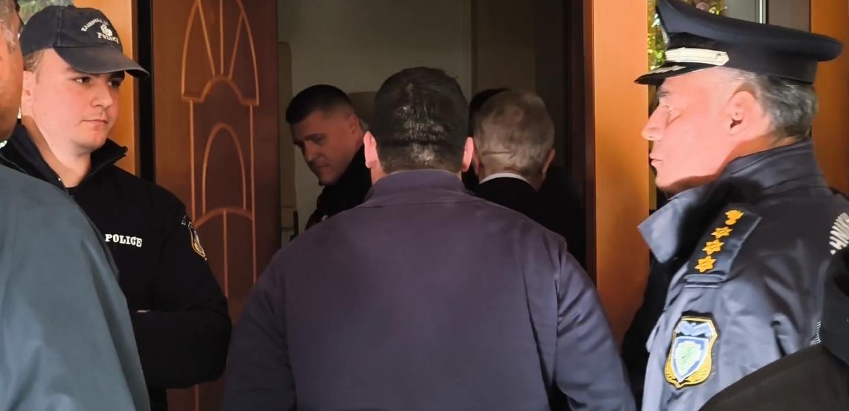 Γλυφάδα: Ένταση λόγω έξωσης τετραμελούς οικογένειας με καρκινοπαθή και βρέφος