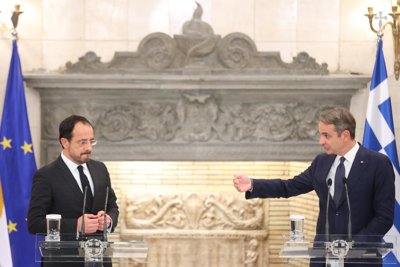 Ελλάδα και Κύπρος προσπαθούν να επαναφέρουν σε ισορροπία τις σχέσεις τους μέσω του καλωδίου