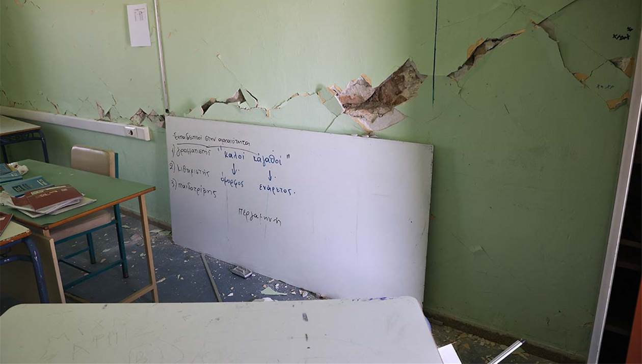 Υφαντική και κέντημα σε κοντέινερ: η πραγματικότητα της εκπαίδευσης στην Ελλάδα