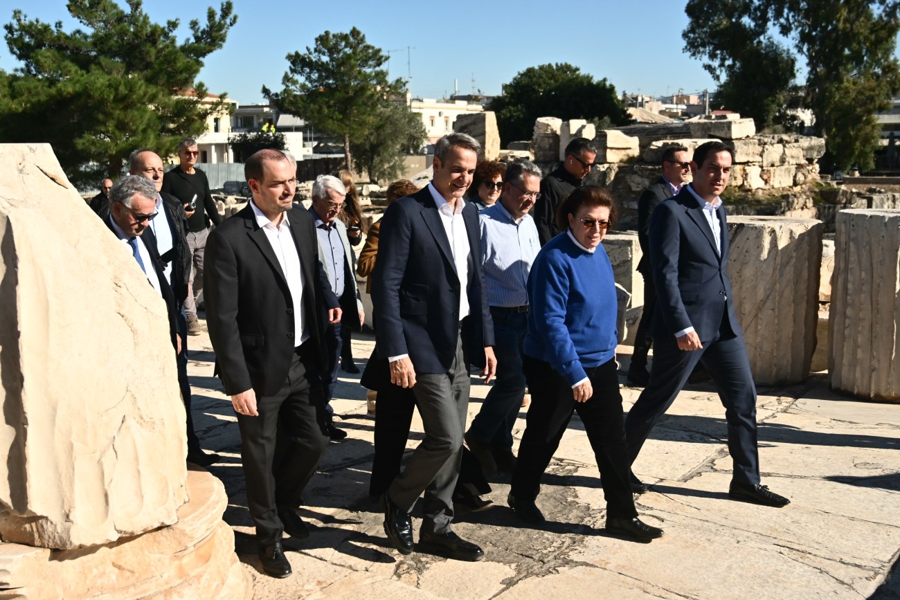 Μητσοτάκης από Ελευσίνα: Προσπάθεια για ανατροπή του κλίματος με έμφαση σε μισθούς και ακρίβεια