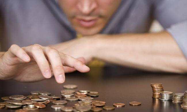 Κατώτατος μισθός: Πάνω από το 10% των Ελλήνων εργαζομένων αμείβονται με 743 ευρώ το μήνα σύμφωνα με την Eurostat