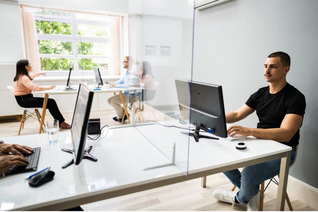 Υβριδική εργασία: Μια αναδυόμενη πρόκληση για εργοδότες και εργαζόμενους