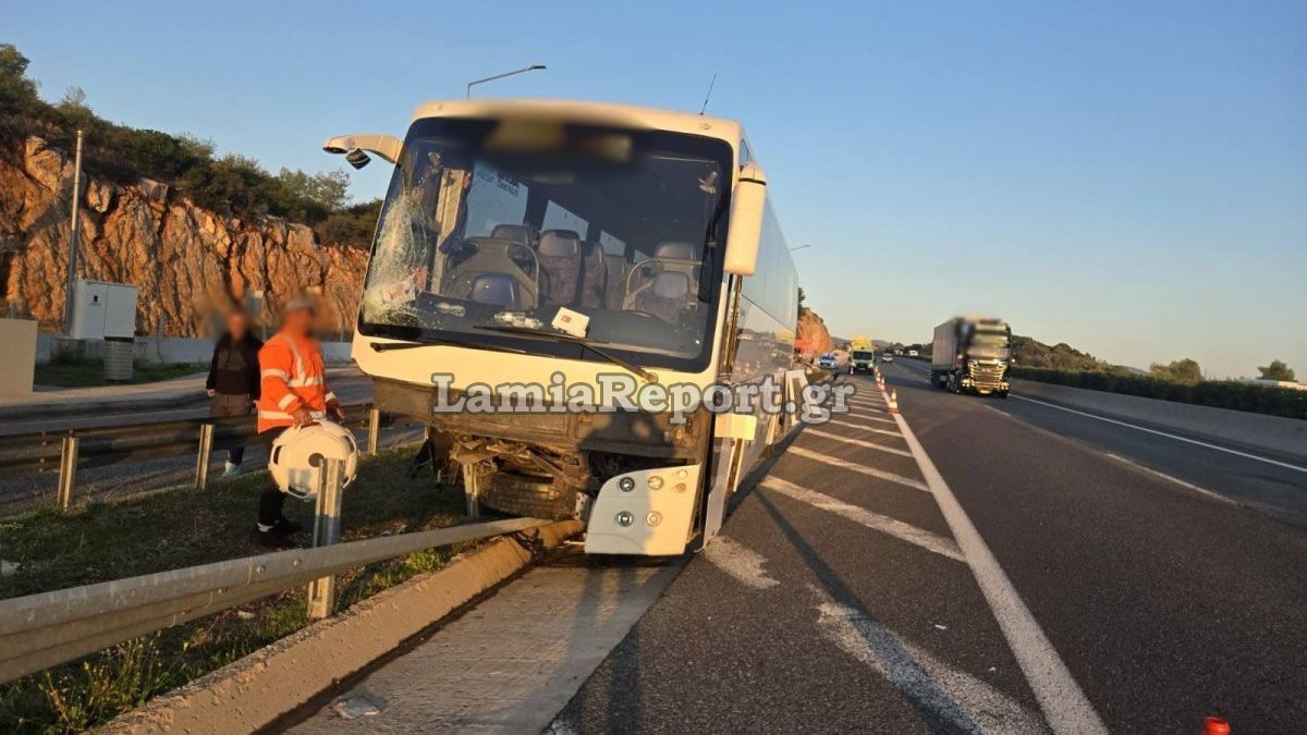 Λαμία: Τροχαίο με τουριστικό λεωφορείο στην εθνική οδό – Έξι τραυματίες