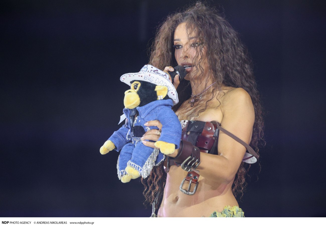 Ελένη Φουρέιρα: Το γλυκό στιγμιότυπο με τον γιο της Ερμή σε βόλτα με πατίνια