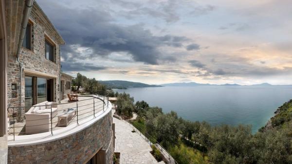 Ανανεωμένη ζήτηση για εξοχικές κατοικίες: Άνω των 600.000 ευρώ στην ελληνική αγορά