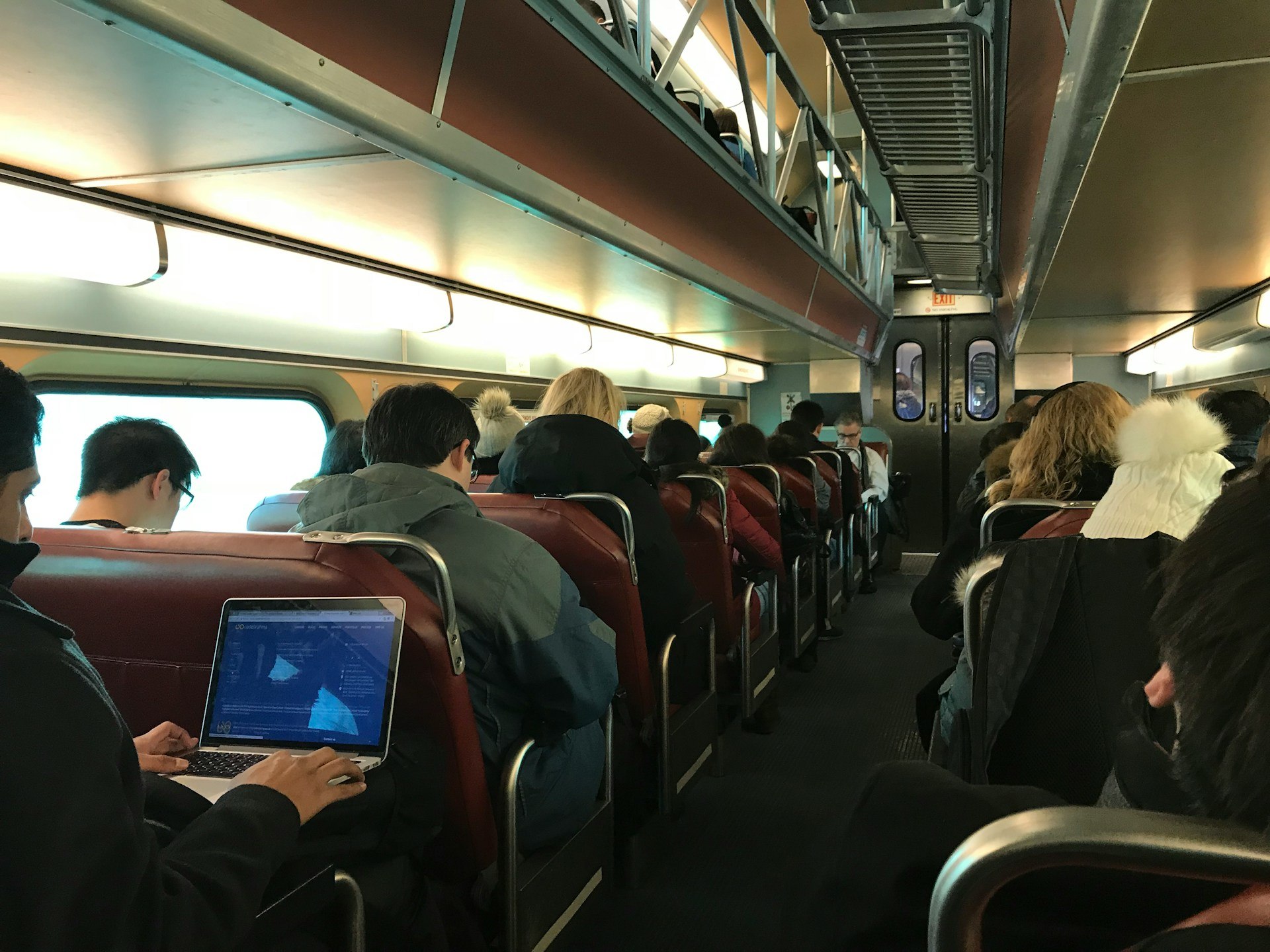 Ηνωμένο Βασίλειο: Σχέδιο για την ενίσχυση της ταχύτητας Wi-Fi στα τρένα μέσω τεχνολογίας Φόρμουλα 1