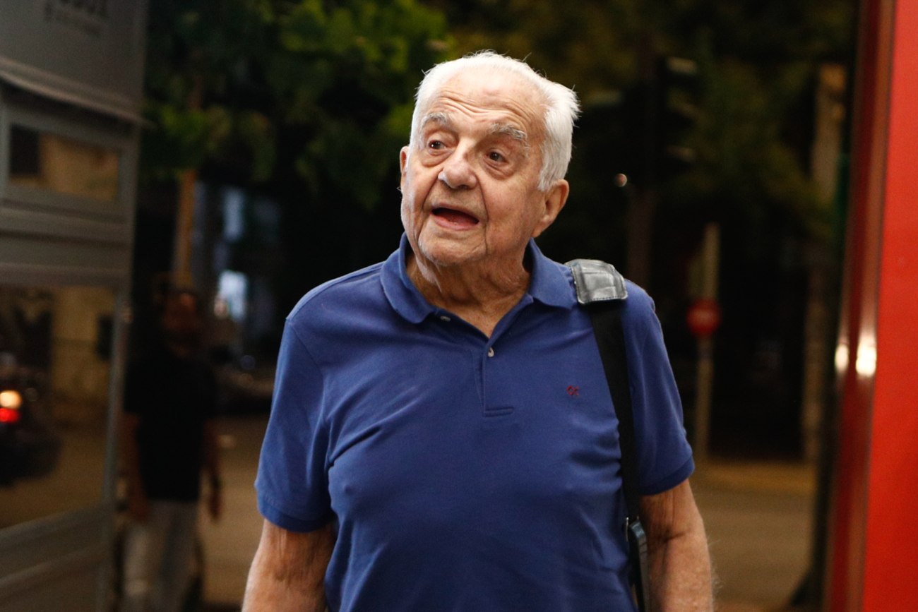 Χαρίτσης για Φλαμπουράρη: η φωνή της ψυχραιμίας στην κυβέρνηση της Αριστεράς