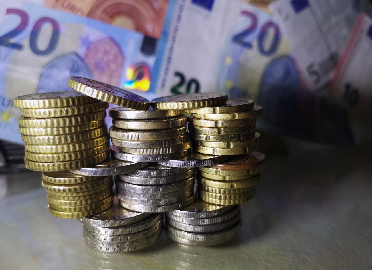 Τα τρία εμπόδια της ελληνικής οικονομίας και το παράδοξο της αγοράς εργασίας