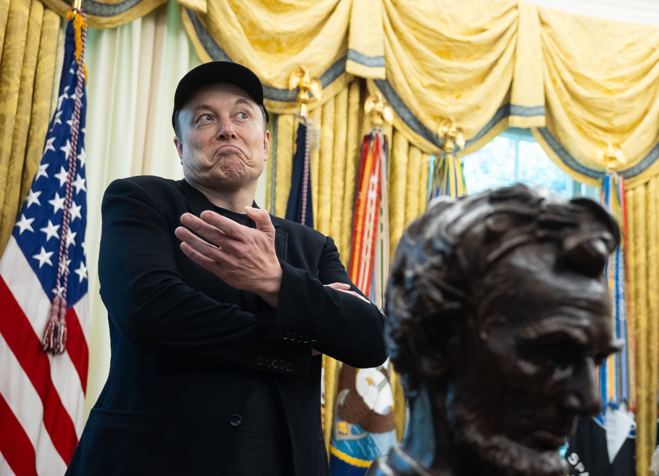 Ο Έλον Μασκ απαντά στην Μπίλι Άιλις: Μια διαμάχη που αγγίζει τη γενιά των Gen Z