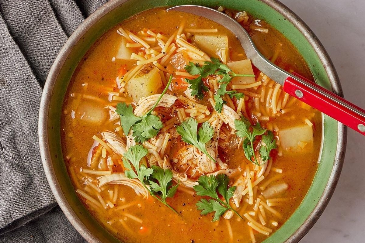 Κοτόσουπα με γλυκιά πάπρικα: Μια ατμόσφαιρα φθινοπώρου