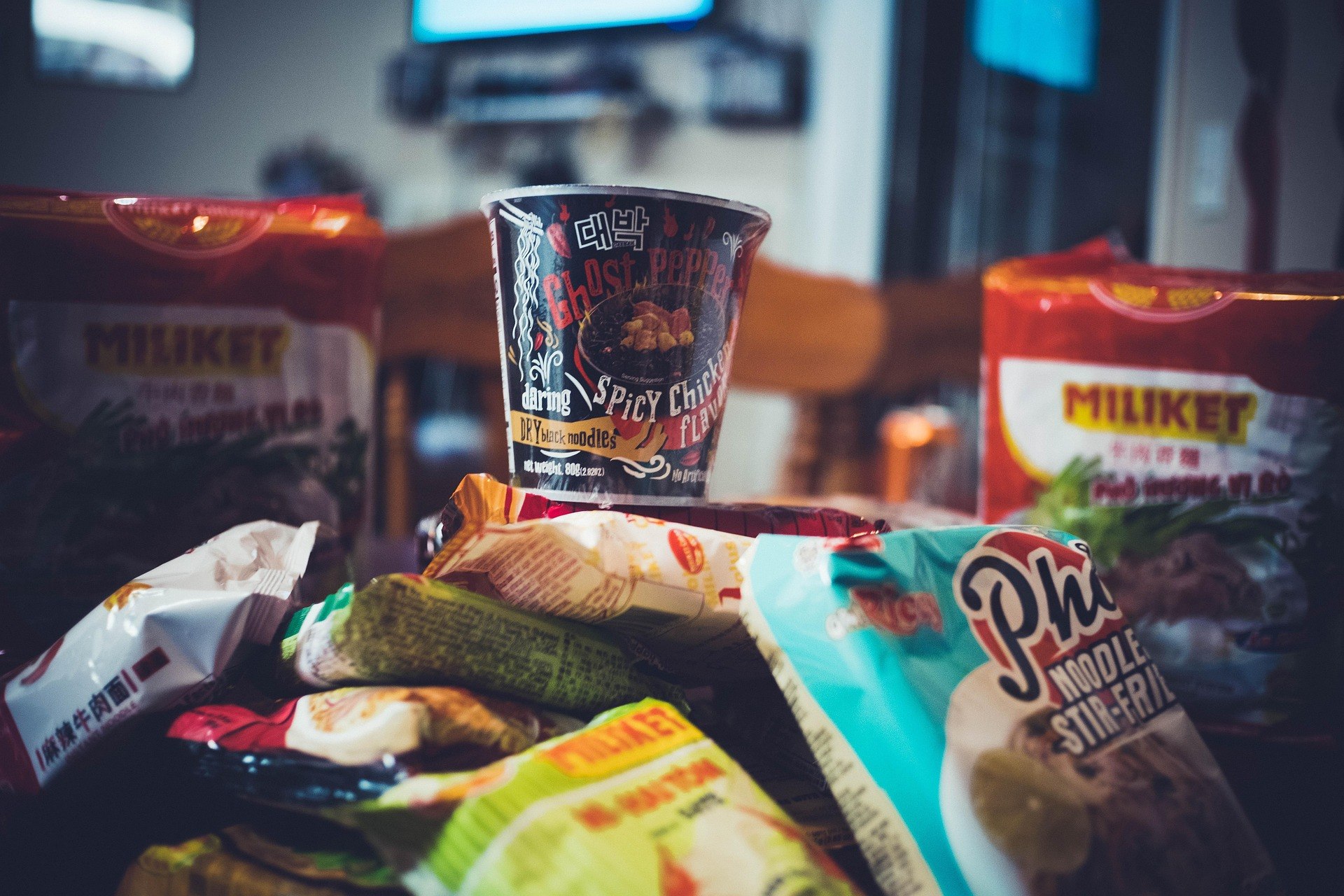 Ανησυχία επιστημόνων για την αύξηση της κατανάλωσης υπερεπεξεργασμένων τροφίμων και οι χρόνιες ασθένειες που προκαλούν