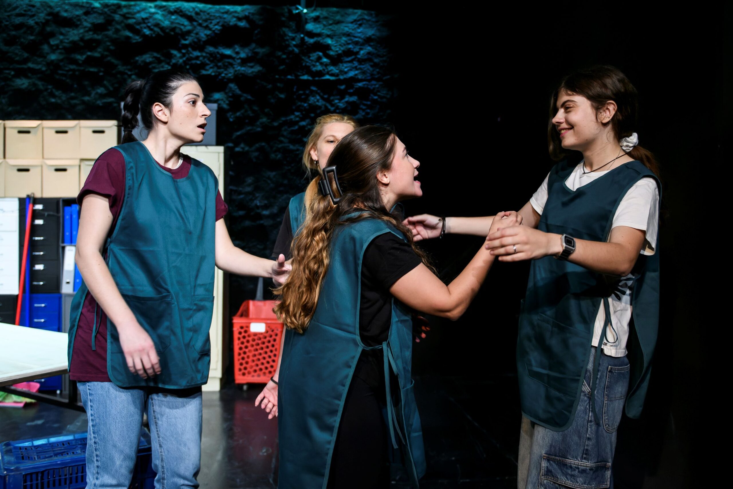 Αρμπάιτ: Σπονδυλωτή παράσταση με 7 ιστορίες που εξερευνά την εργασία στο θέατρο Σταθμός