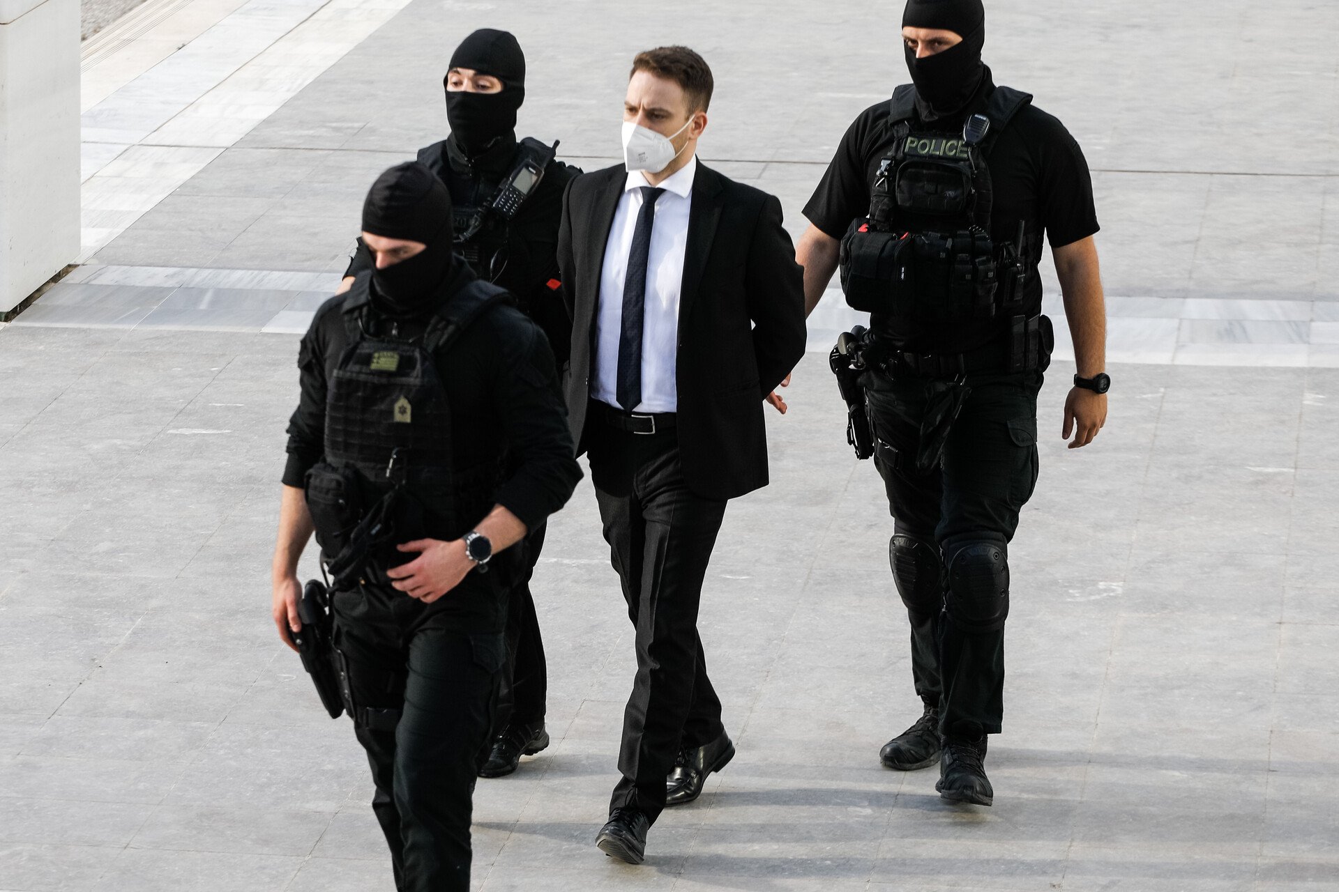 Στο μικροσκόπιο της ΕΛ.ΑΣ οι συνομιλίες συλληφθέντων για τη δολοφονία στην Αράχωβα με τον πιλότο Μπάμπη Αναγνωστόπουλο