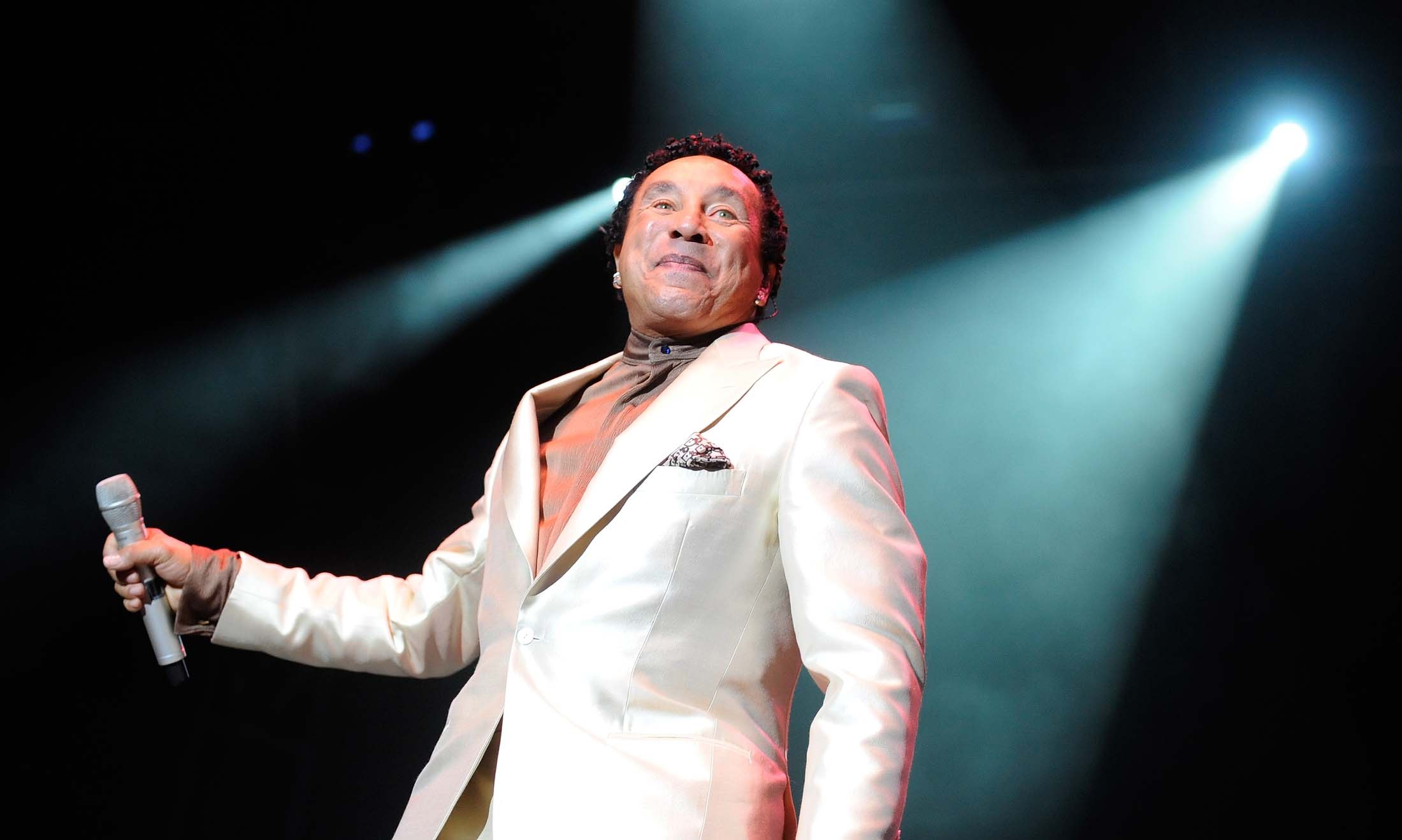 Νέες καταγγελίες για σεξουαλική κακοποίηση κατά του Σμόκι Ρόμπινσον από πρώην υπαλλήλους του