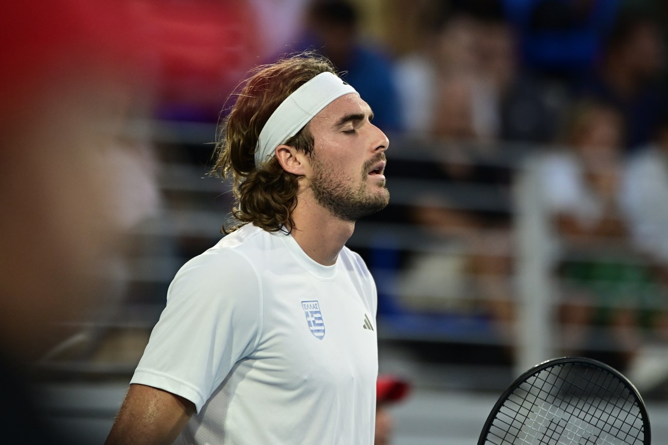 Υποστηρίζει ο δικηγόρος του Τσιτσιπά ότι δεν οδηγούσε ο Έλληνας τενίστας