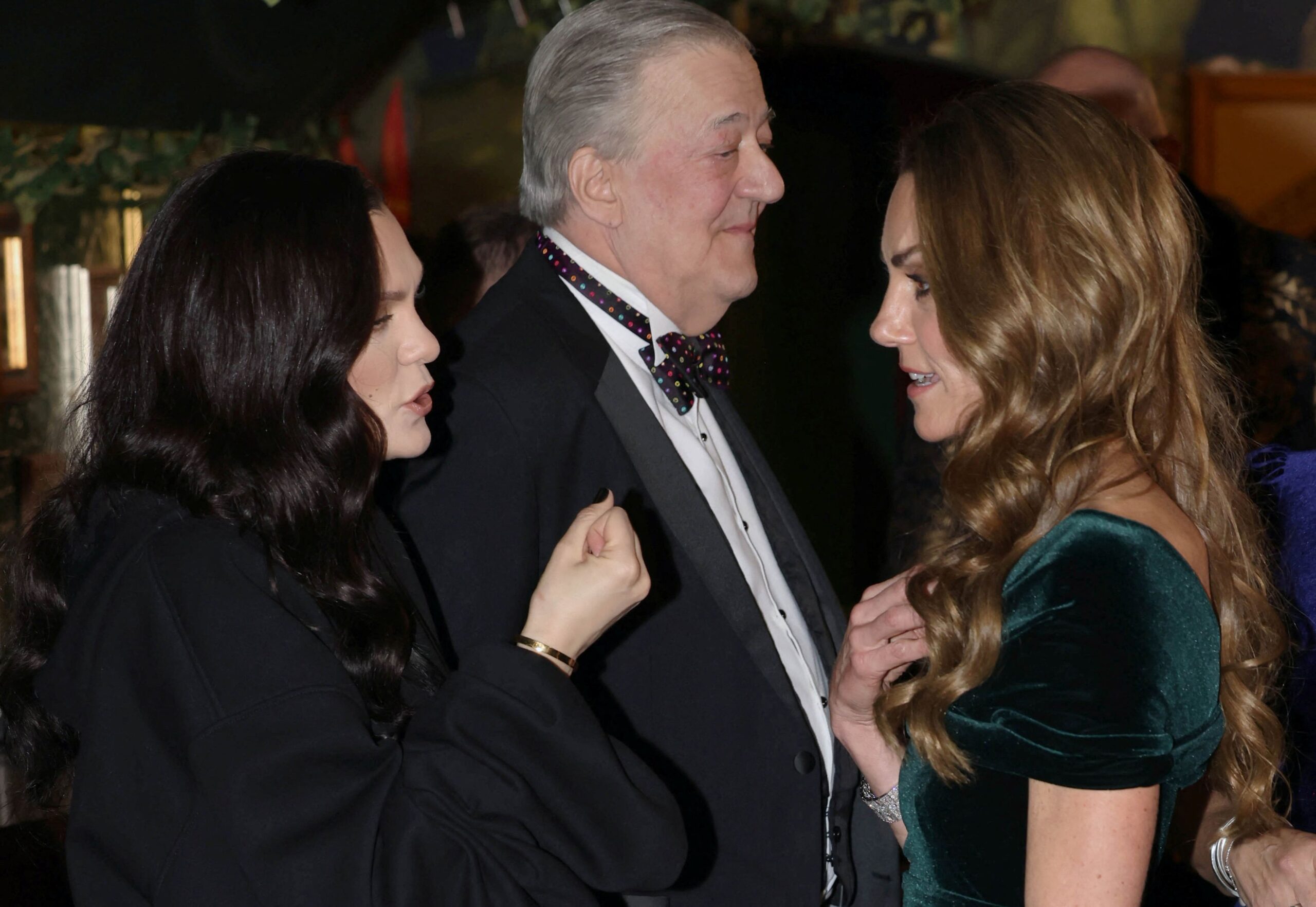 Η τρυφερή αγκαλιά της Κέιτ Μίντλετον με την Jessie J και η μάχη τους κατά του καρκίνου