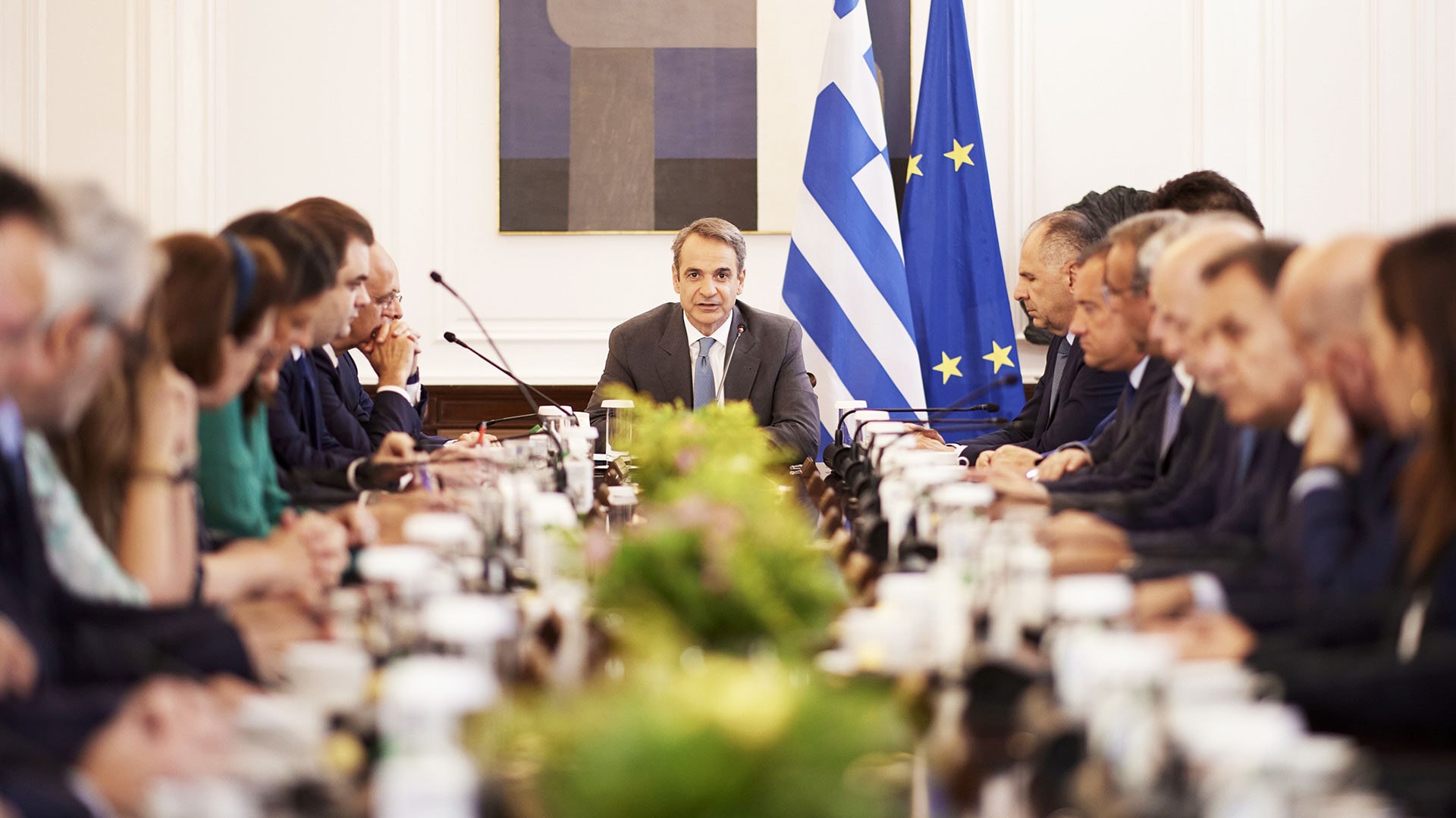 Μια κυβέρνηση που διαιρεί την κοινωνία και εμποδίζει την πρόοδο