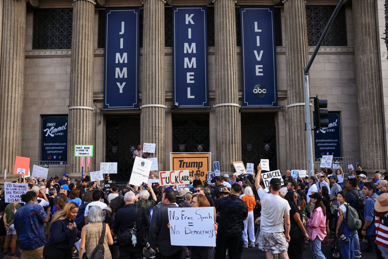 Τραμπ εναντίον Κίμελ: Επίθεση στον παρουσιαστή και το ABC για την υπόθεση Έπσταϊν