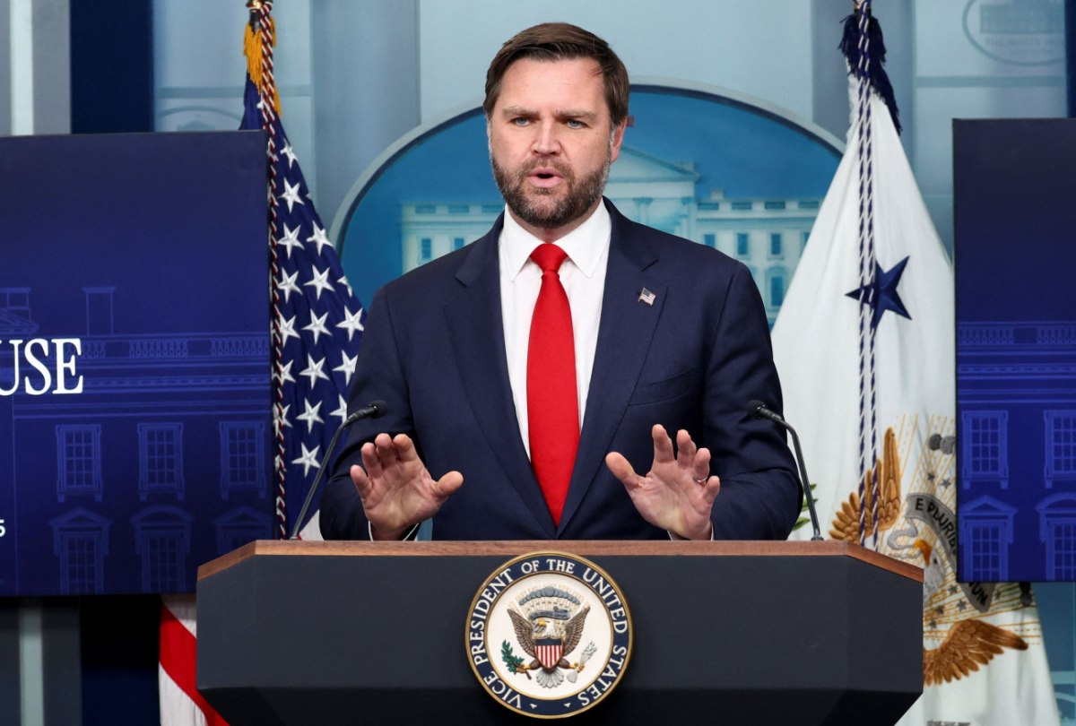 Βανς: Η ιδέα ότι περισσότερα όπλα στην Ουκρανία θα οδηγούσαν σε νίκη είναι φαντασία