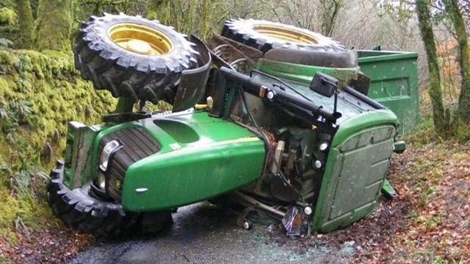 Κρήτη: Άνδρας καταπλακώθηκε από το τρακτέρ του, ανασύρθηκε χωρίς τις αισθήσεις του