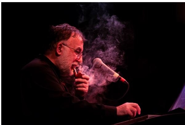 Γιορτή των λαϊκών τραγουδιών του Θάνου Μικρούτσικου στο Παλλάς