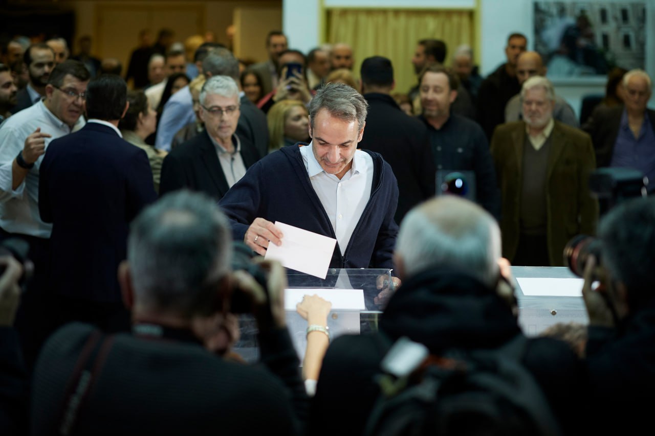 Ψήφος Μητσοτάκη στα Κάτω Πετράλωνα για τις εσωκομματικές εκλογές της ΝΔ