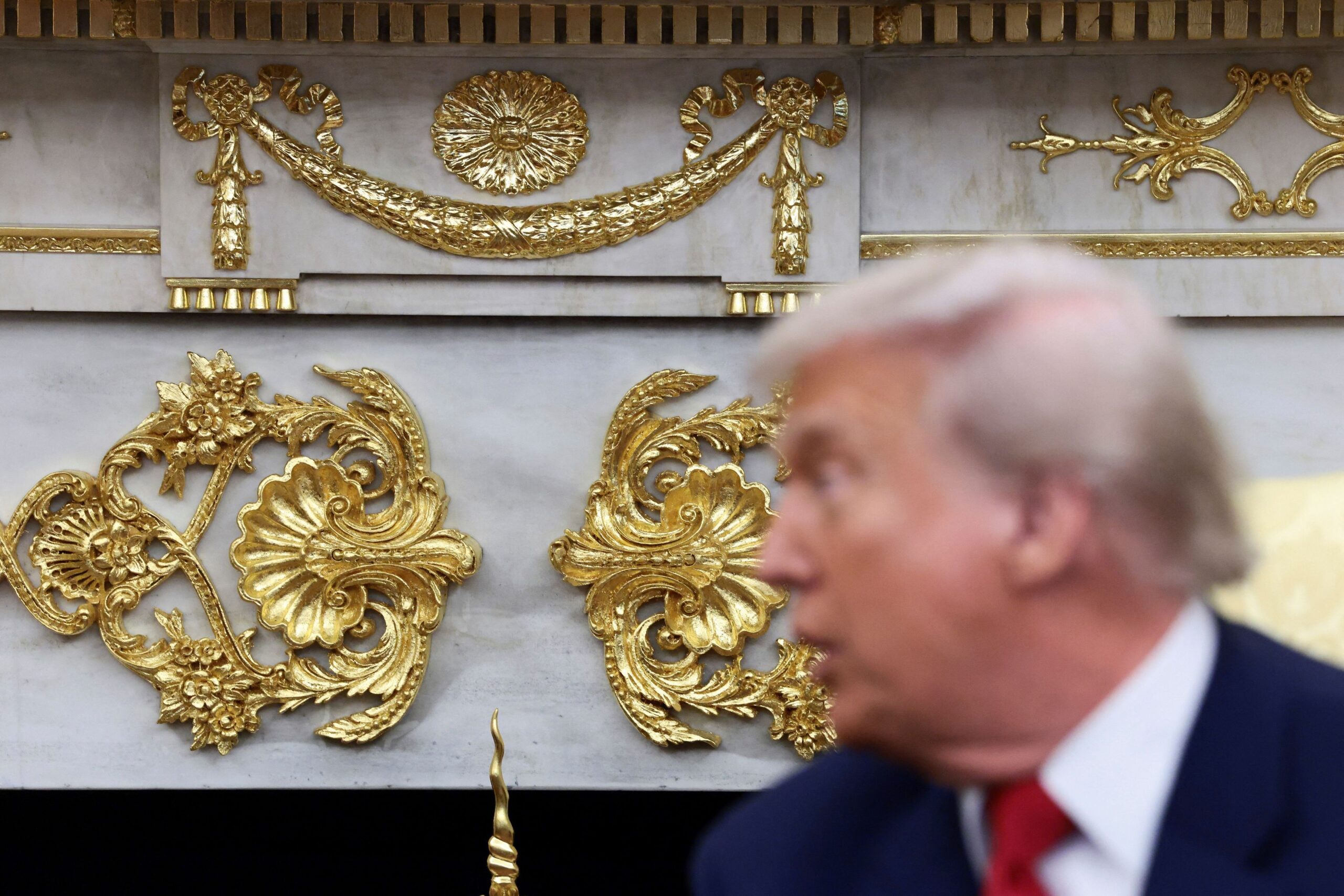 Ένα συλλεκτικό Rolex και μία χρυσή ράβδος: Οι Ελβετοί δωροδοκούν τον Τραμπ και προκαλούν αντιδράσεις στην Ευρώπη