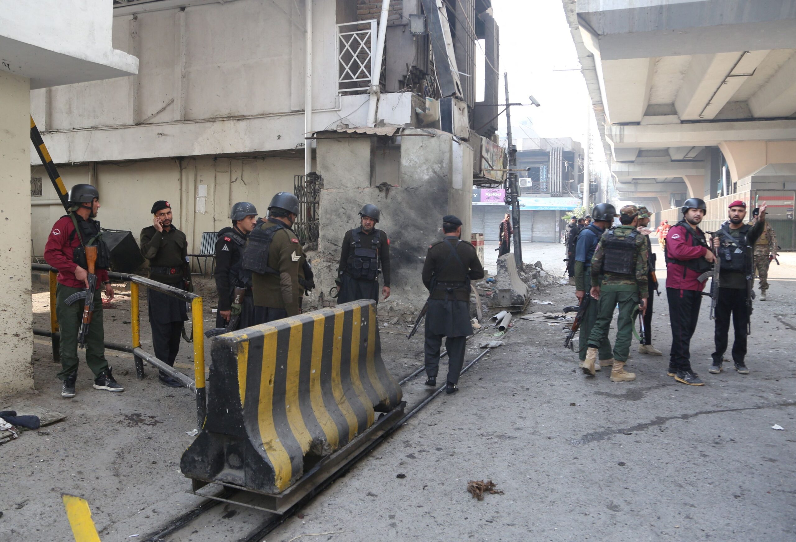 Τουλάχιστον τρεις νεκροί από επίθεση σε δυνάμεις ασφαλείας στο Πακιστάν