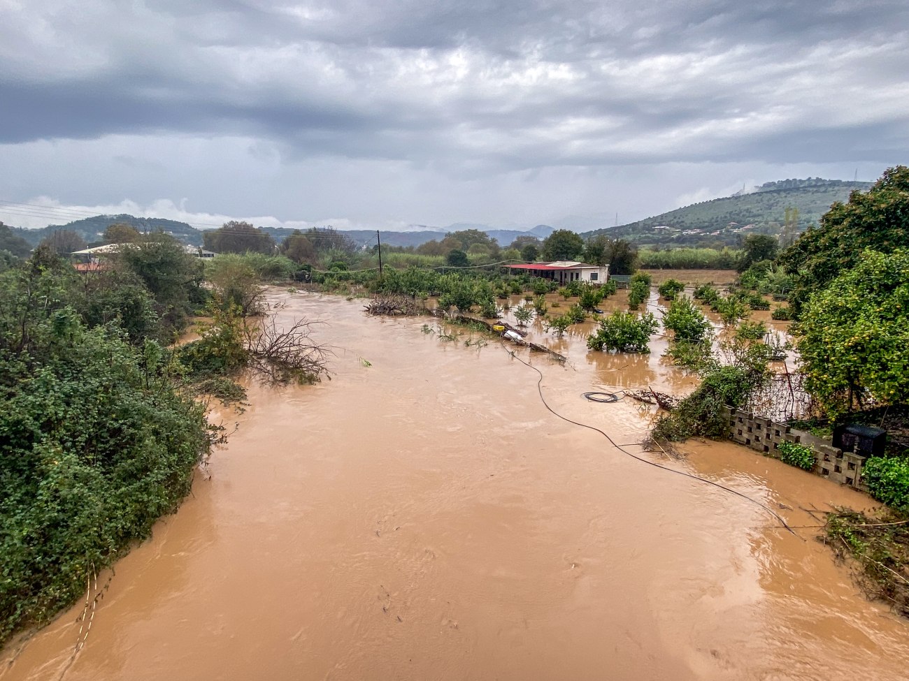 Νέα κακοκαιρία από την Τρίτη: Καταιγίδες και επικίνδυνες συνθήκες σε πέντε περιοχές