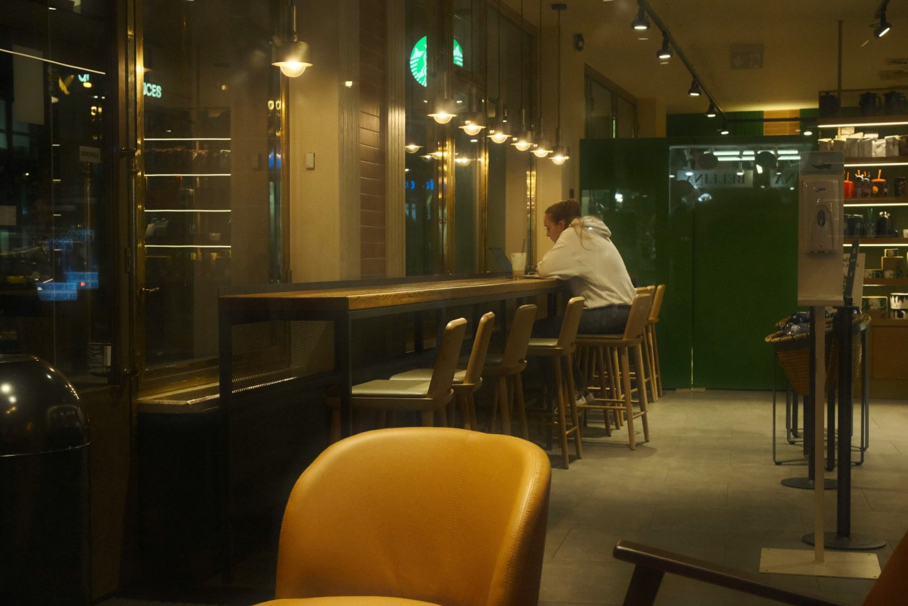 Η μοναξιά και οι κίνδυνοι της κοινωνικής απομόνωσης: Οδηγίες για τη βελτίωση της κοινωνικής υγείας