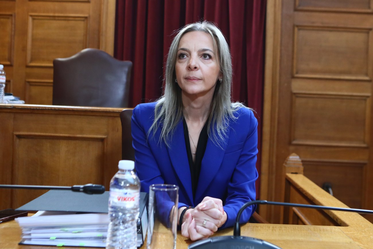 Προκλητικές δηλώσεις της Καλλιόπης Σεμερτζίδου στην Εξεταστική: Η Ferrari είναι του συζύγου μου, δεν γνώριζα ότι έπρεπε να πάρω άδεια για να την οδηγήσω